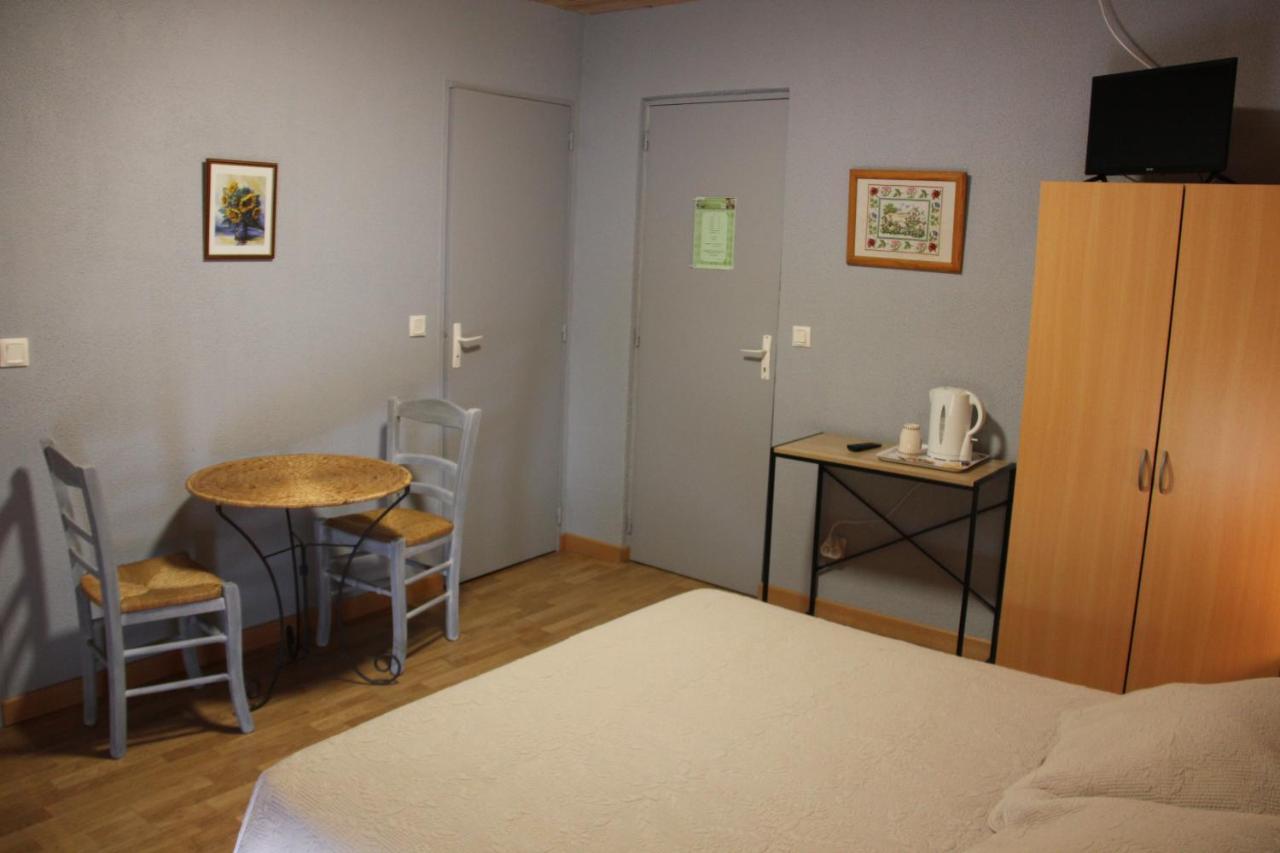 Chevrerie De La Huberdiere Liesville-sur-Douve ภายนอก รูปภาพ